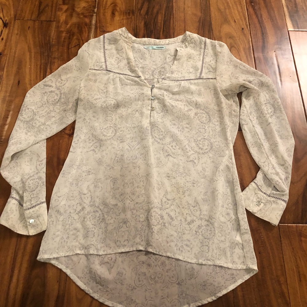 Long sleeved shirt